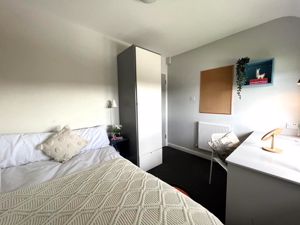 Photo 15- click for photo gallery